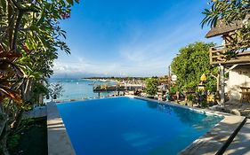 Ware Ware Surf Bungalow Lembongan